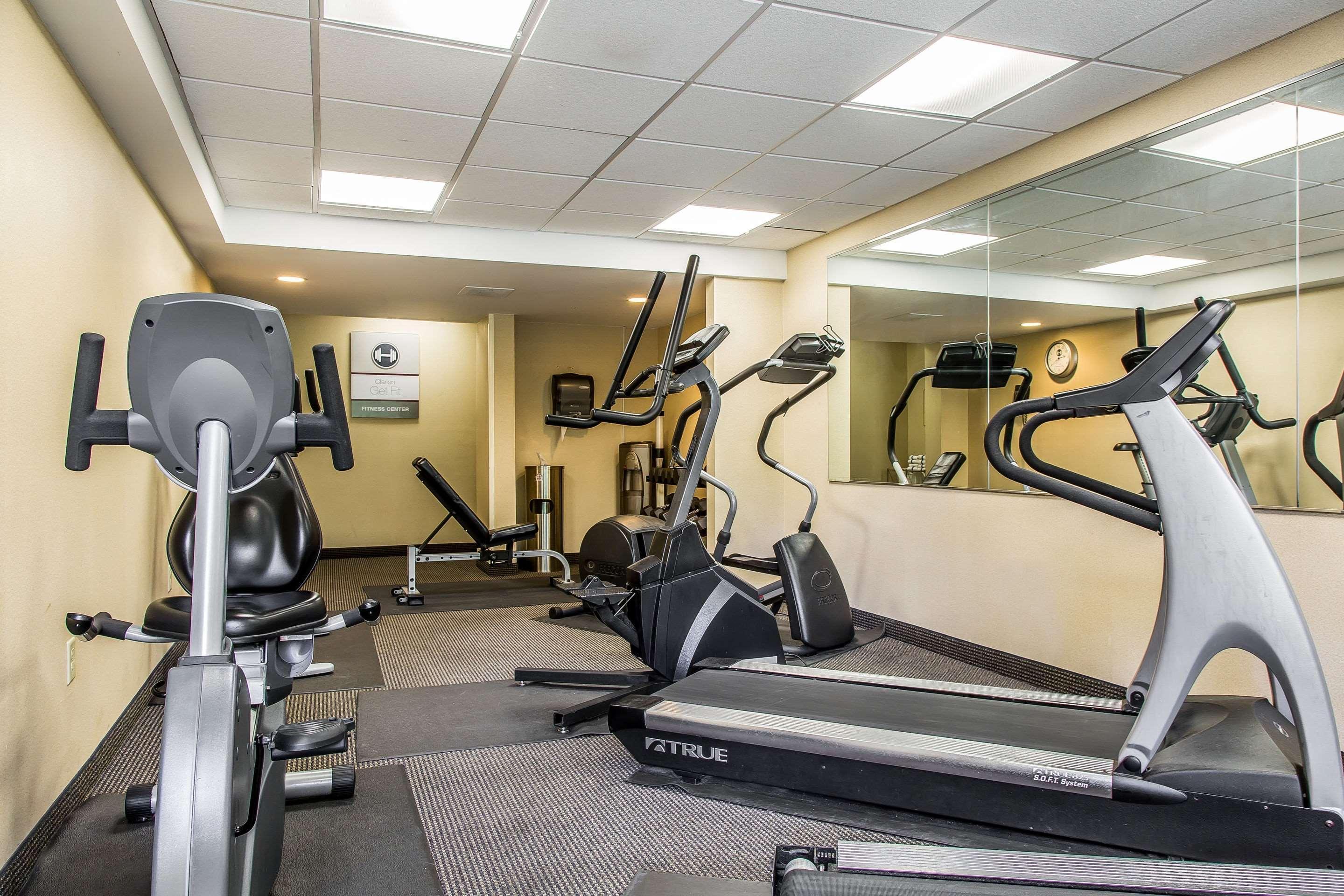Clarion Hotel & Suites Hamden-New Haven Экстерьер фото