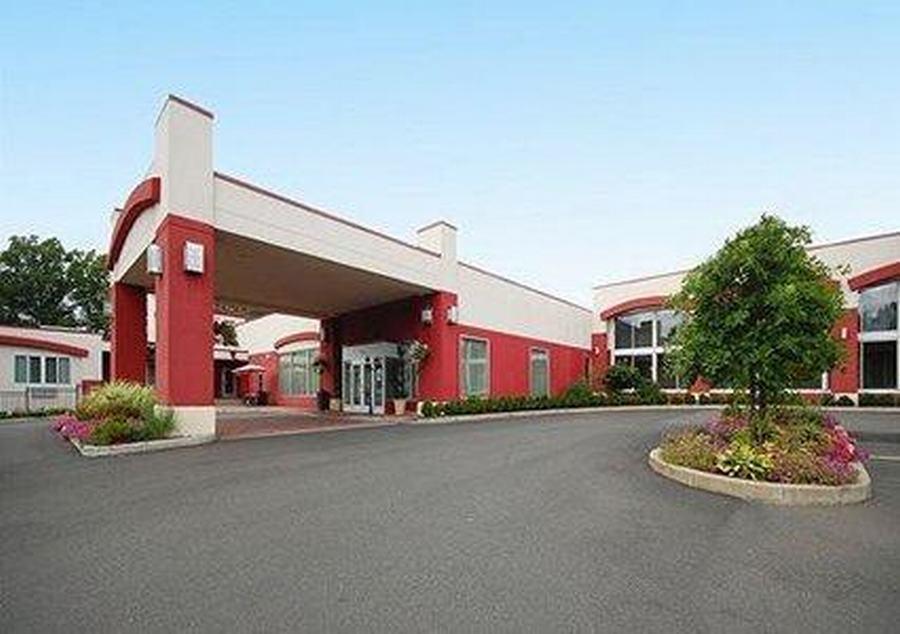 Clarion Hotel & Suites Hamden-New Haven Экстерьер фото